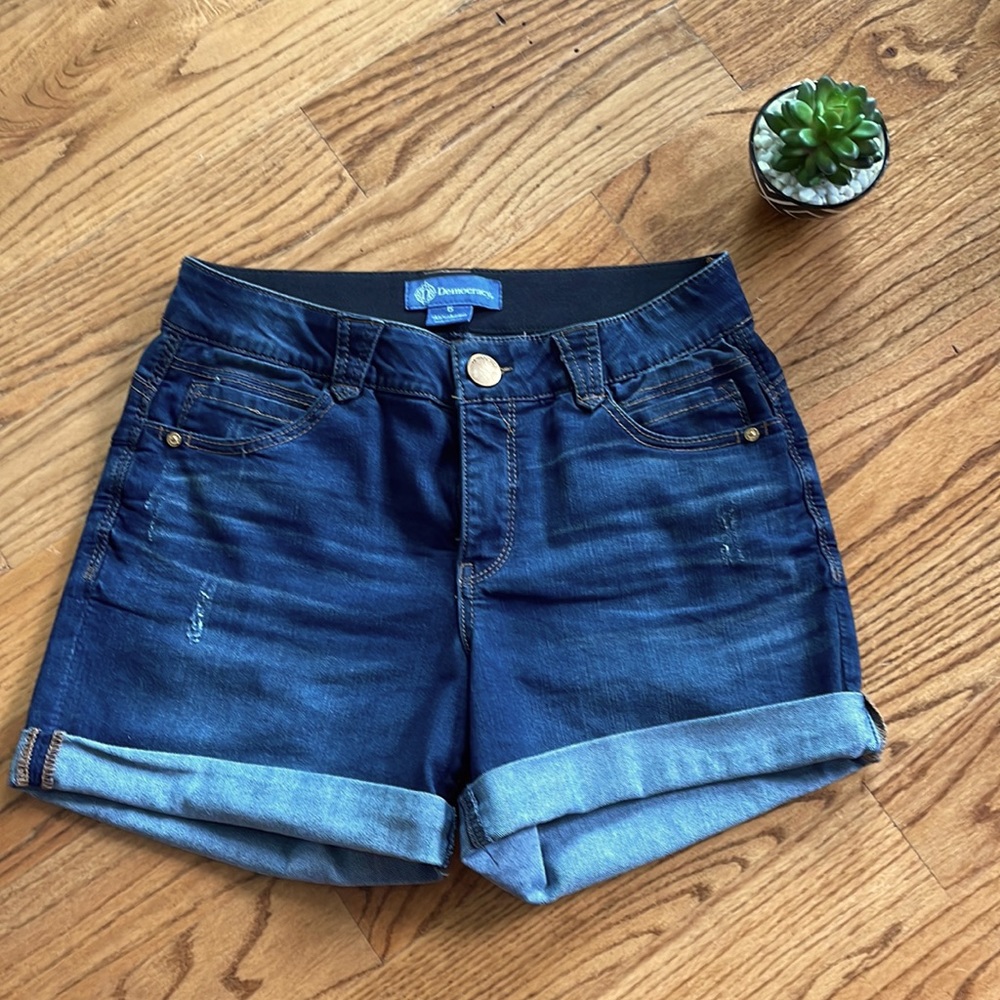 Democracy Mid Rise Jean Shorts Size 6